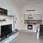 アパート A *